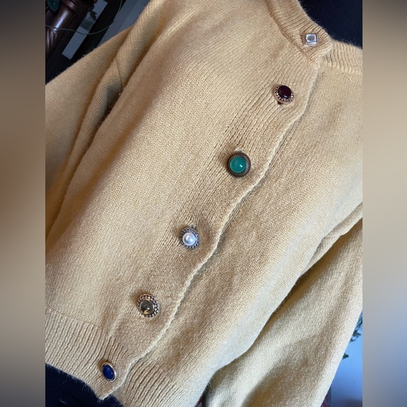 Vintage pastel yellow sweater - Picture 14 of 14